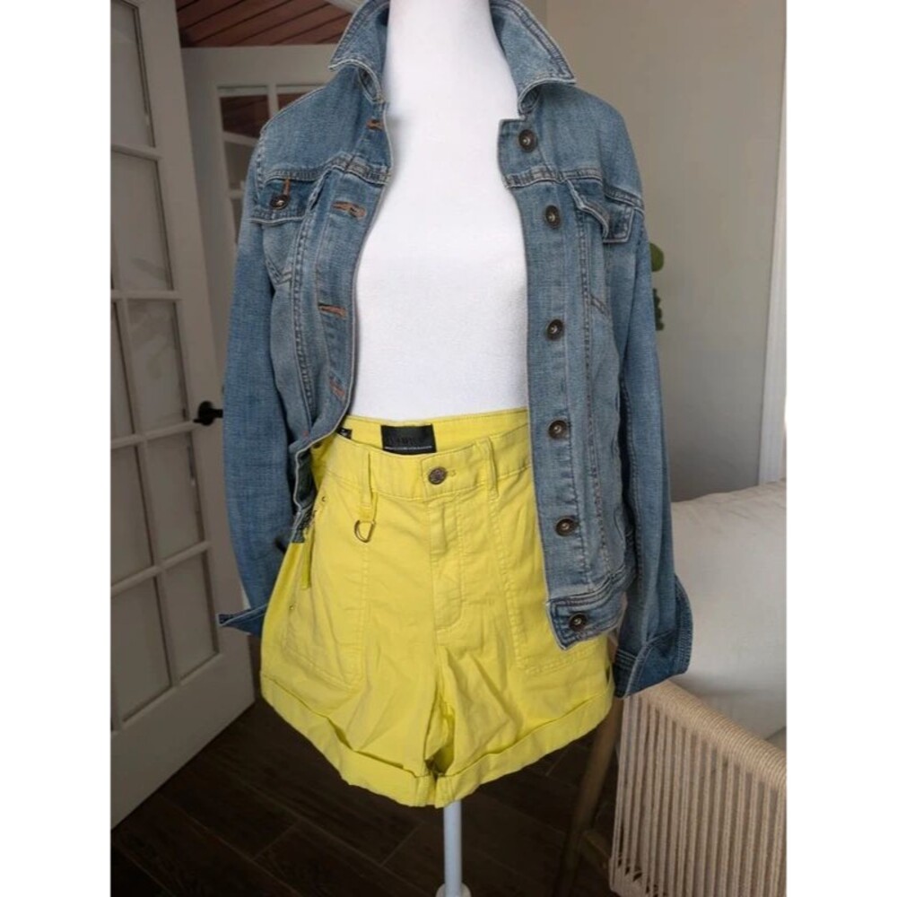 White house black market yellow utility dress shorts 4.5" size 8